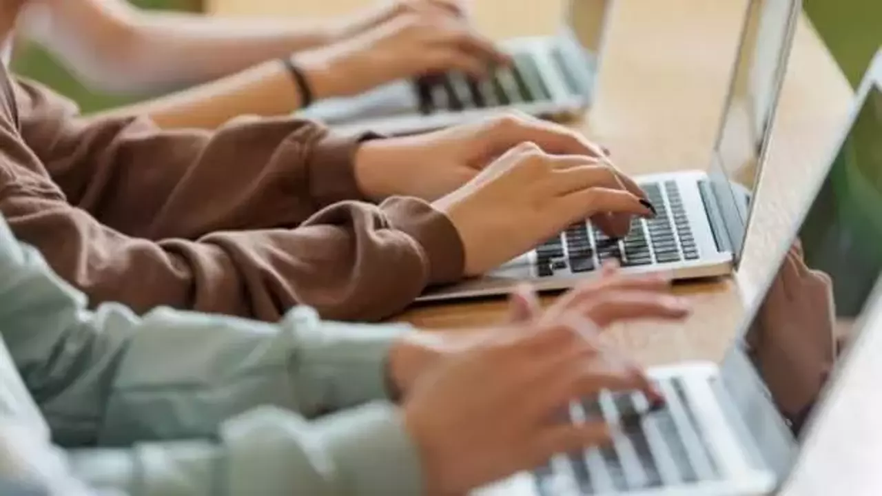 Öğretmen ve öğrencilere yönelik ücretsiz yapay zeka eğitimleri başlıyor