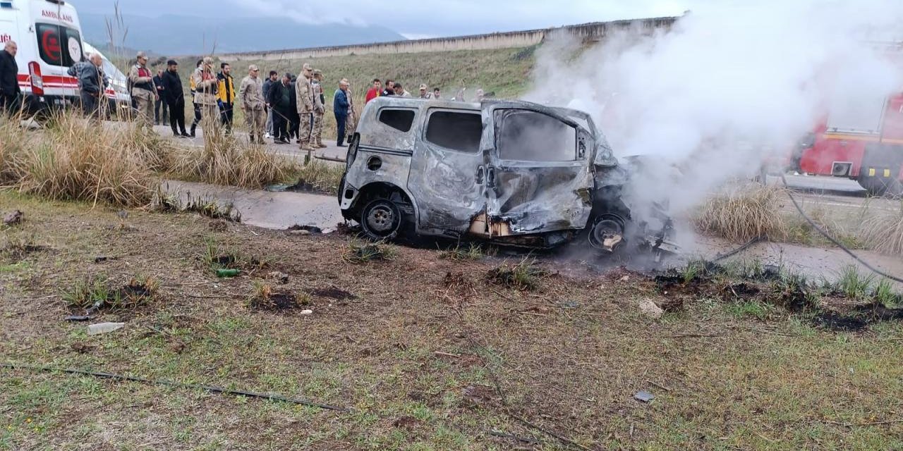 Gaziantep'teki trafik kazasında 2 kişi öldü, 2 kişi yaralandı