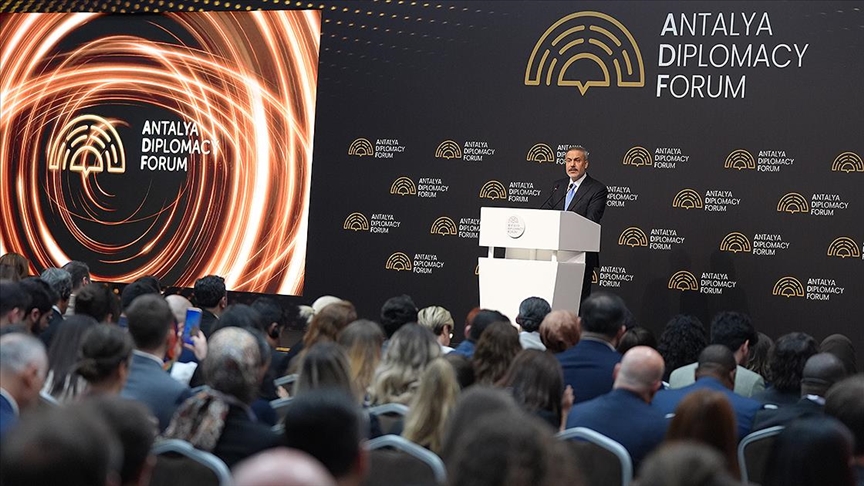 Diplomasinin Kalbi Antalya’da Attı!