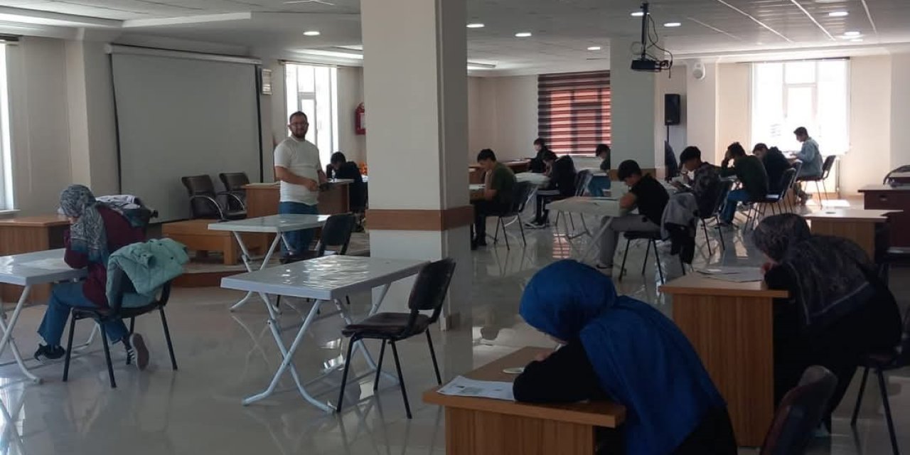 Bozkır'da Umre ziyareti ödüllü Gençlik Bilgi Yarışması düzenlendi
