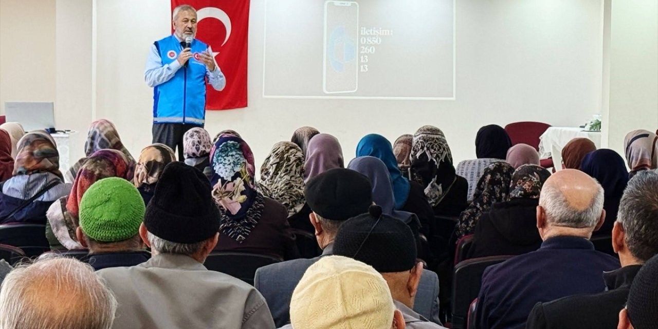 Hacı adaylarına seminer verildi