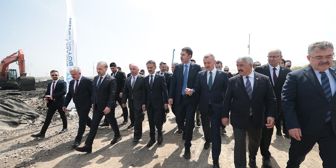 Bakan Kurum: İzmit Körfezi'nde Türkiye ve dünyaya örnek olacak proje yürütüyoruz