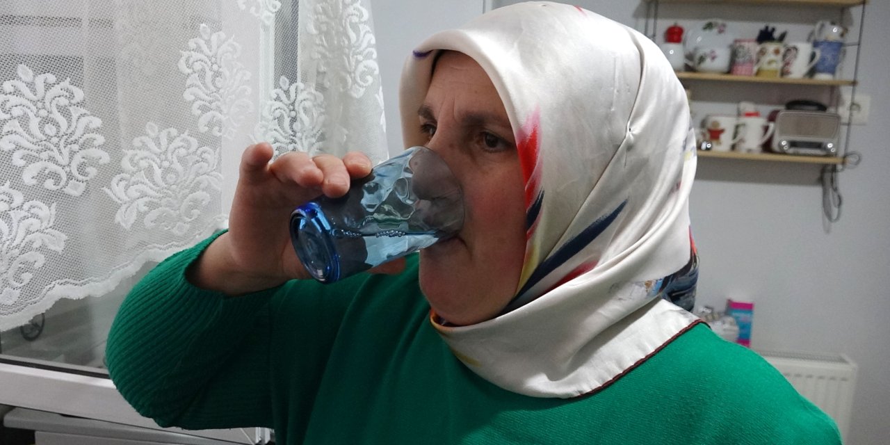 30 yıldır nisan yağmurunu şifa niyetine içiyor