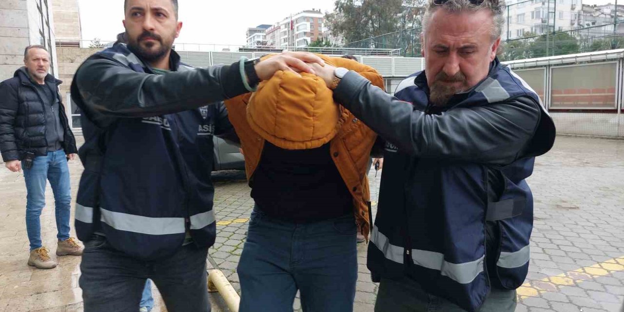 Sokak ortasında karısını öldürmüştü samanlıkta yakalandı