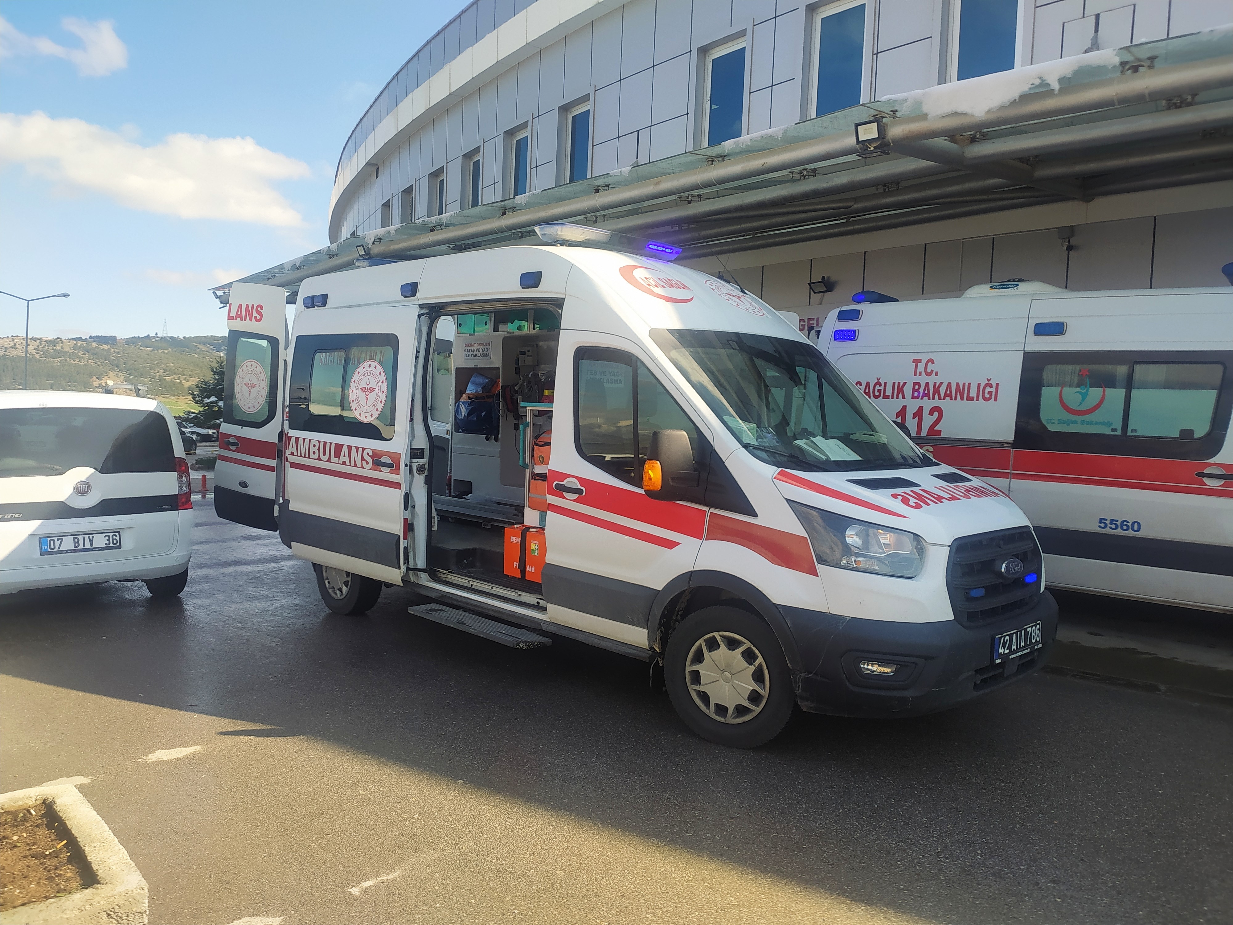 Konya'da hayvan pazarında bıçaklı kavga!