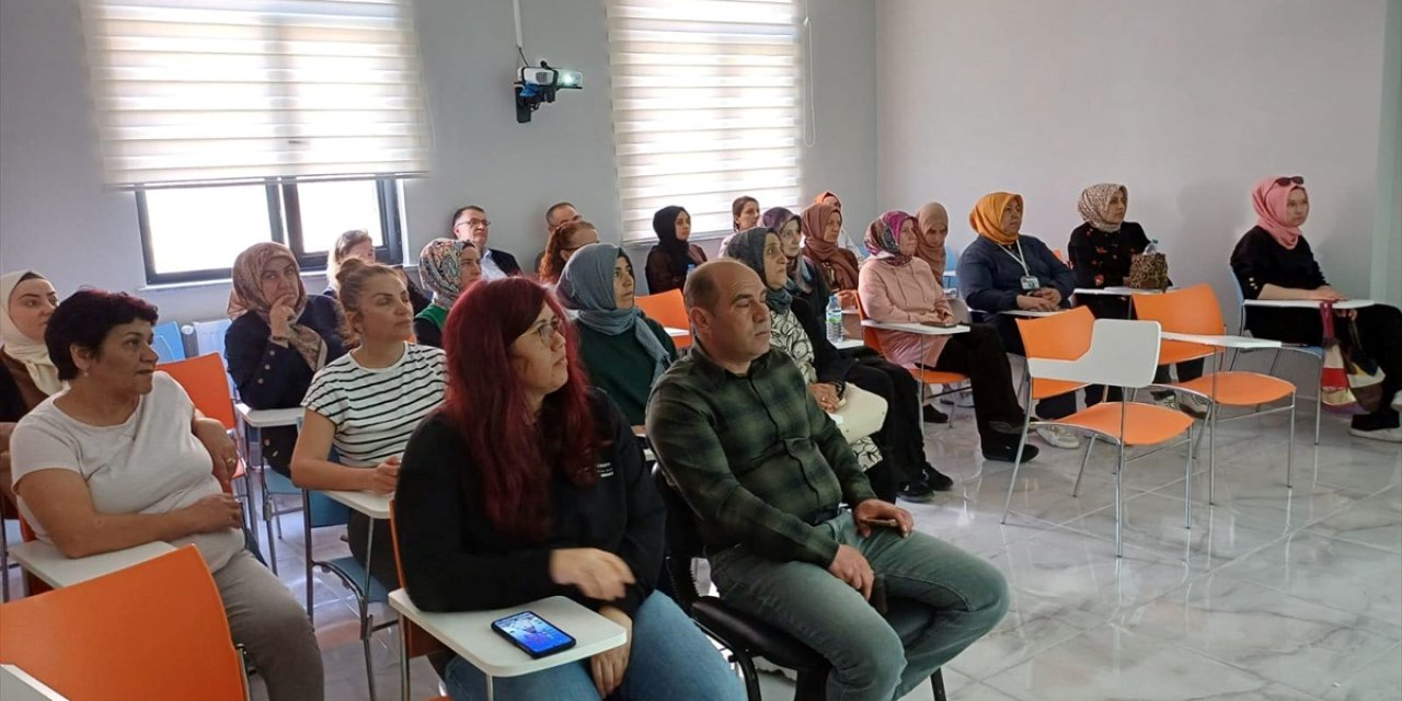 Seydişehir'de sağlık personeline eğitim verildi