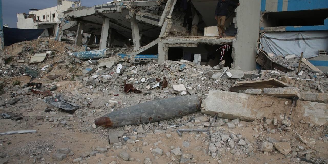 Katil İsrail'in Gazze'ye saldırılarında 35 Filistinli hayatını kaybetti