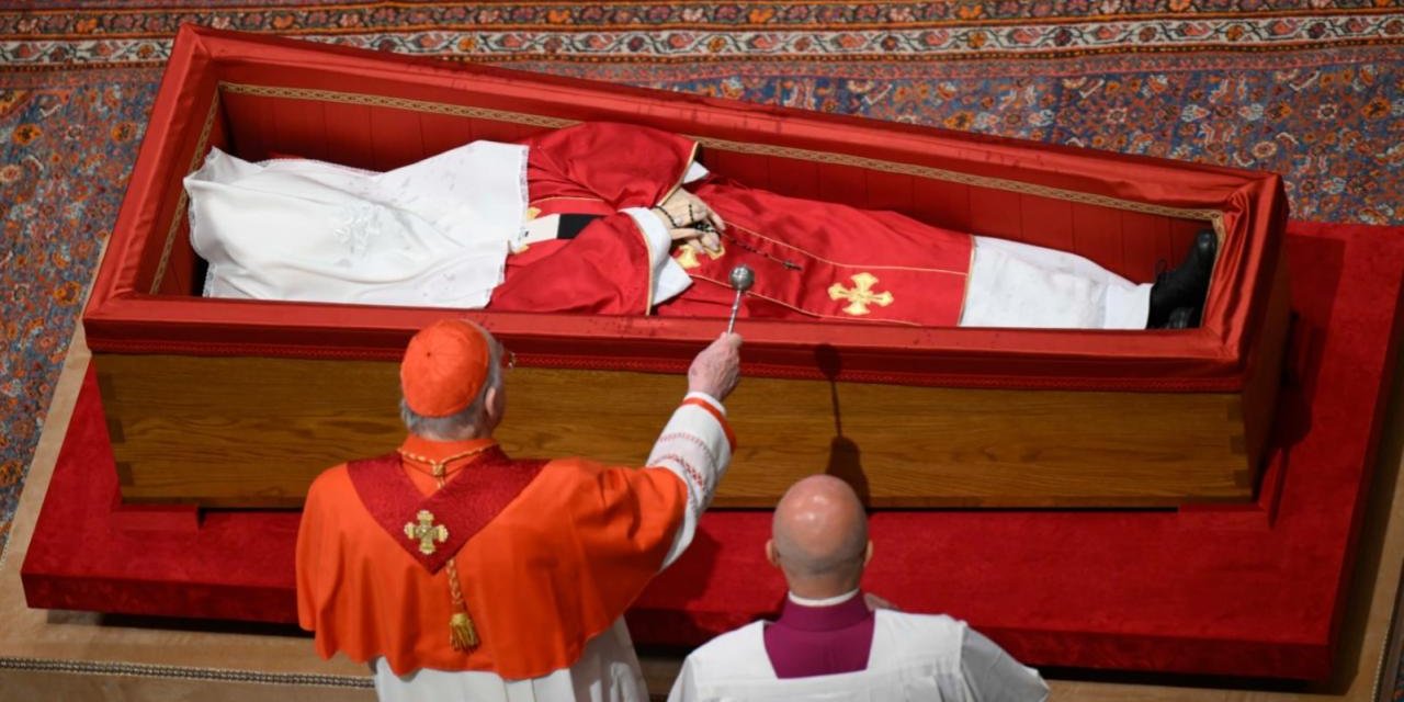 Papa Franciscus'un cenaze töreni için hazırlıklar sürüyor