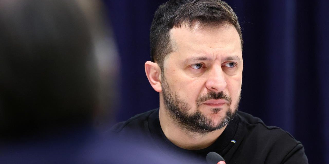 Zelenski: Koşulsuz ateşkes havada, denizde ve karada sağlanmalı