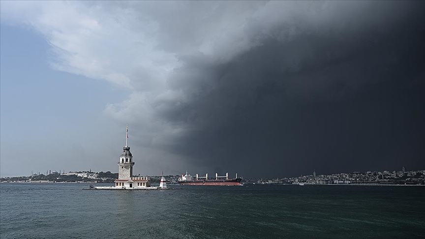 İstanbul Valiliğinden fırtına uyarısı yapıldı