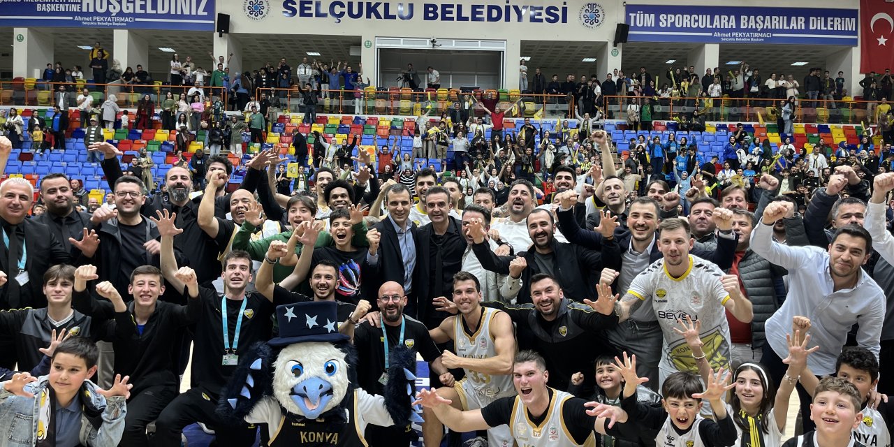 Konya Büyükşehir, iLab Basketbol’u parkeye gömdü! Yarı Finaldeyiz!