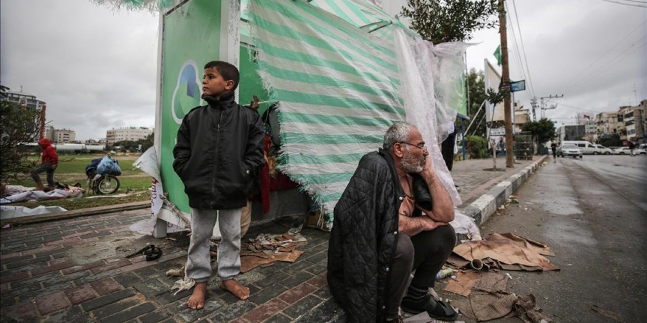 Katil İsrail'in Gazze'ye saldırılarında can kaybı 52 bin 495'e yükseldi