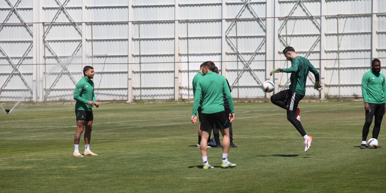 Konyaspor'da Çaykur Rizespor mesaisi başlıyor