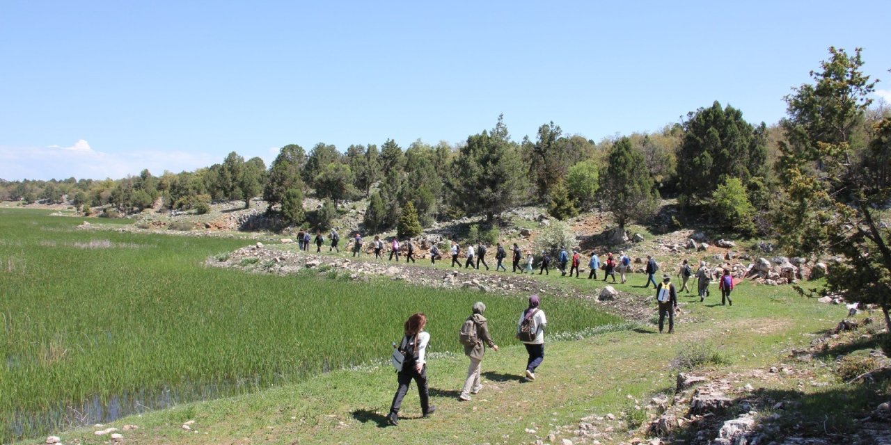 Üniversite öğrencileri, Beyşehir’in botanik hazinelerini keşfetti