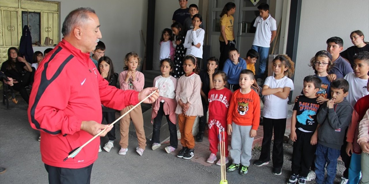 Konya'da öğrencilere okçuluk eğitimi verildi