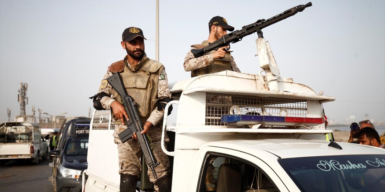 Pakistan ordusu Hindistan'a misilleme yaptı