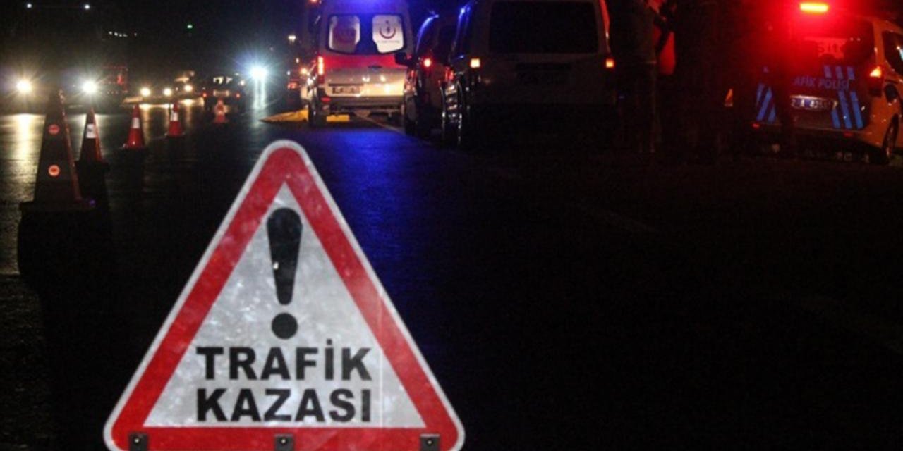 Konya'da motosikletin devrildiği kazada 3 kişi yaralandı