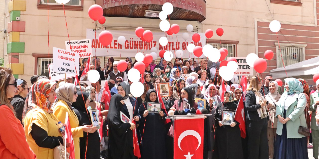Çocukları dağa kaçırılan aileler, Anneler Günü’nde de nöbette