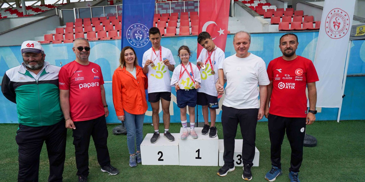 DOSD Meram Spor Kulübüne Madalya Yağmuru