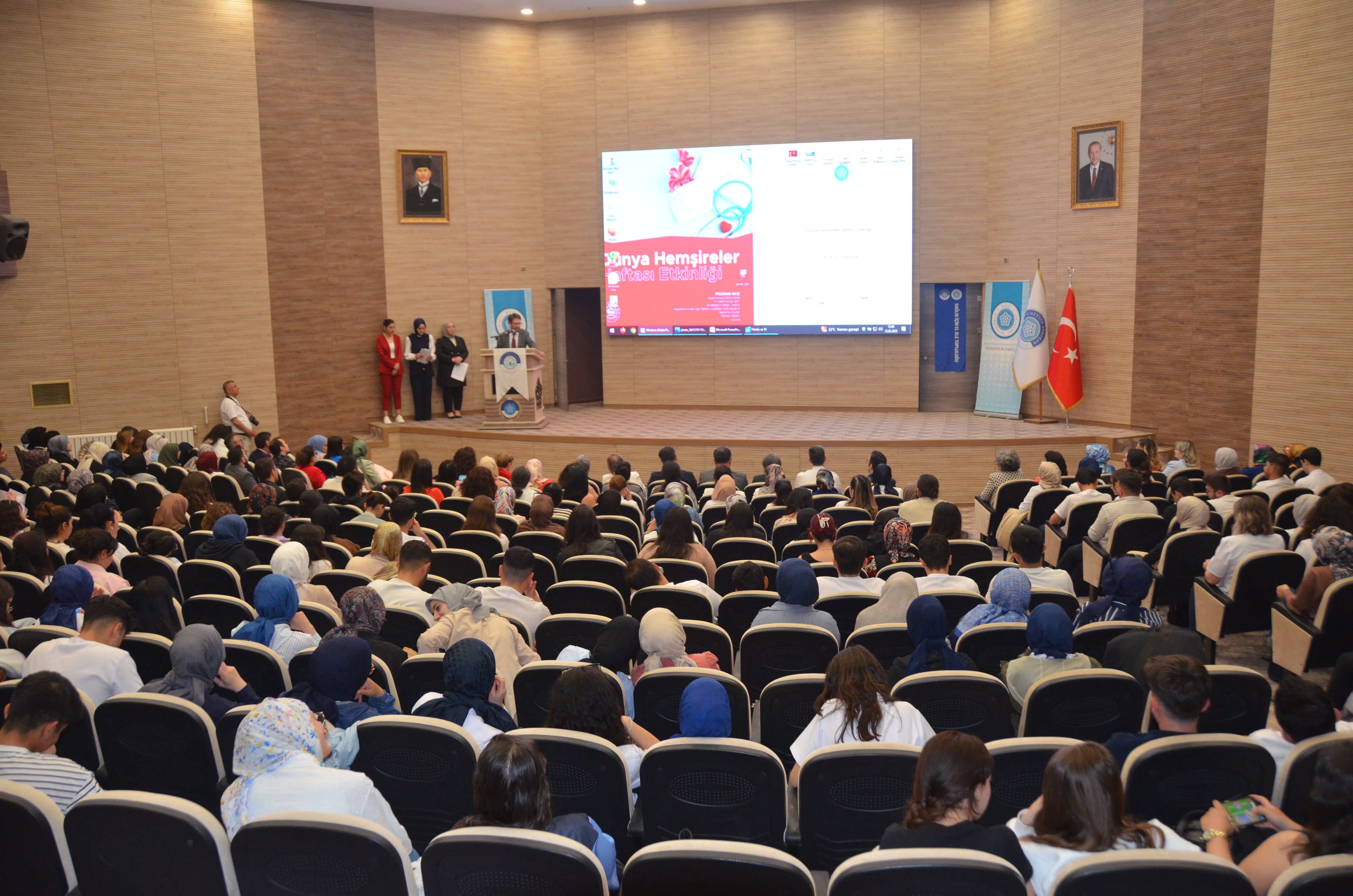 NEÜ’de Hemşirelik Haftasında Çifte Bayram Coşkusu