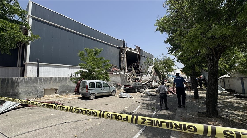 Fabrikanın buhar kazanında meydana gelen patlamada 7 işçi yaralandı