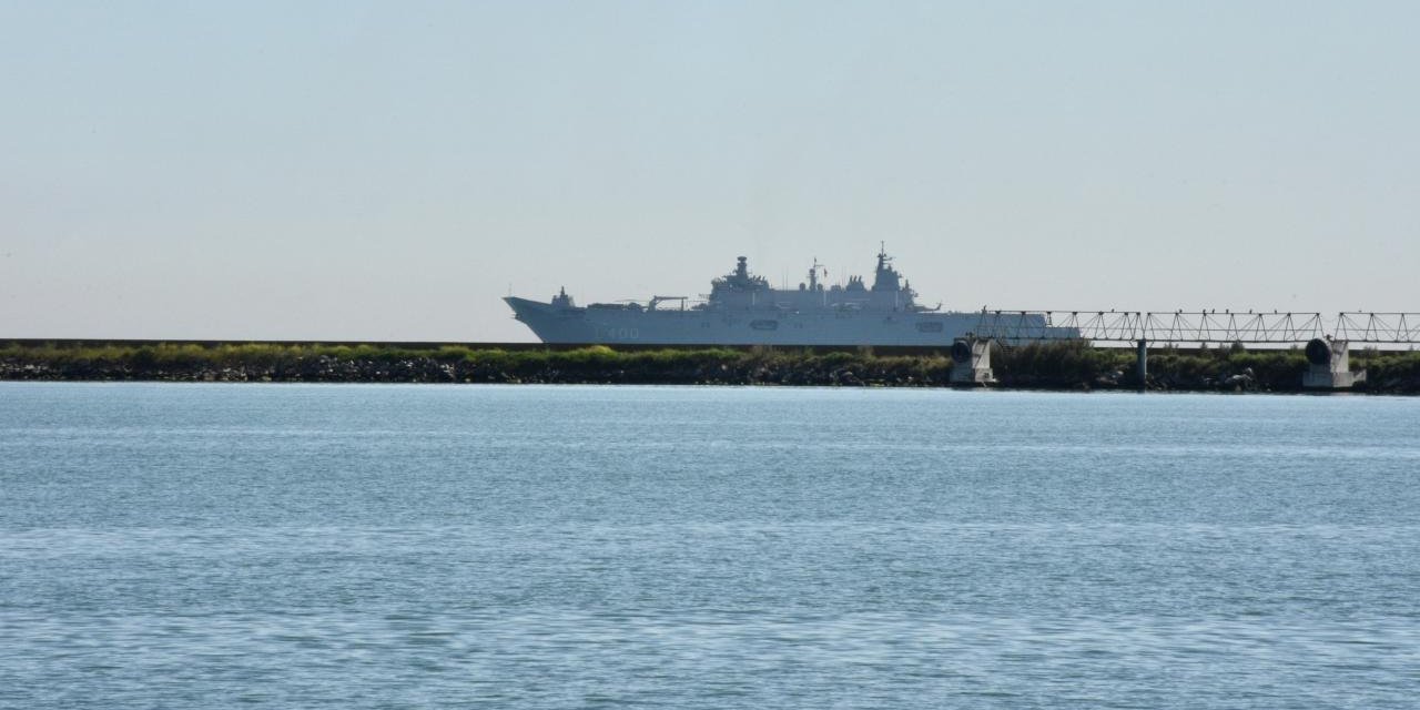 TCG Anadolu gemisi gençlerle Samsun'a ulaştı
