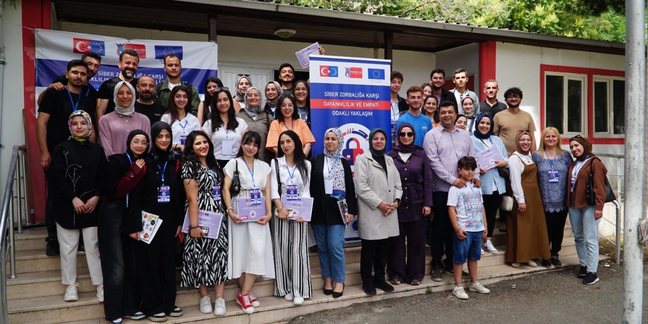 RTÜK öncülüğünde gençlerle siber zorbalık konuşuldu