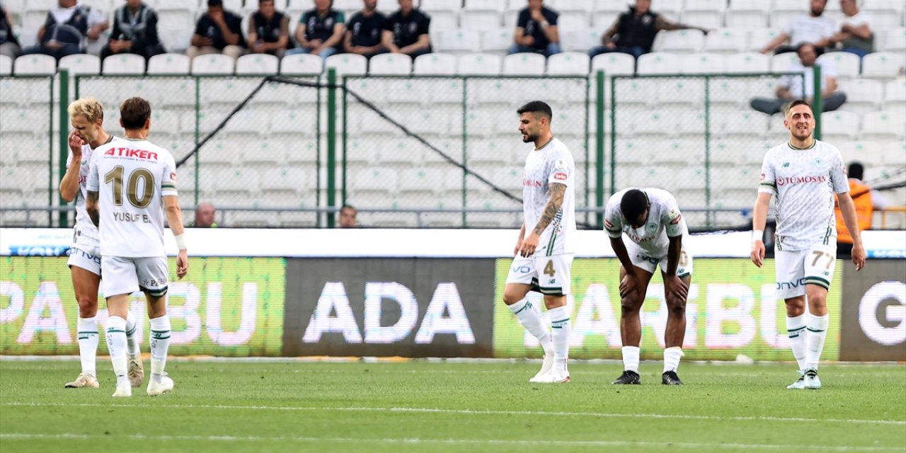 Konyaspor, taraftarına tatsız veda etti! Alanyaspor'a mağlubuz! 1-2