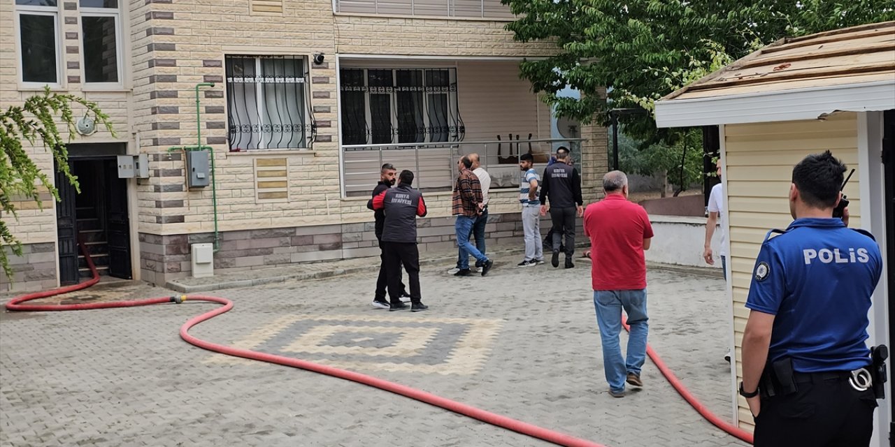 Konya'da iki katlı evde çıkan yangın söndürüldü
