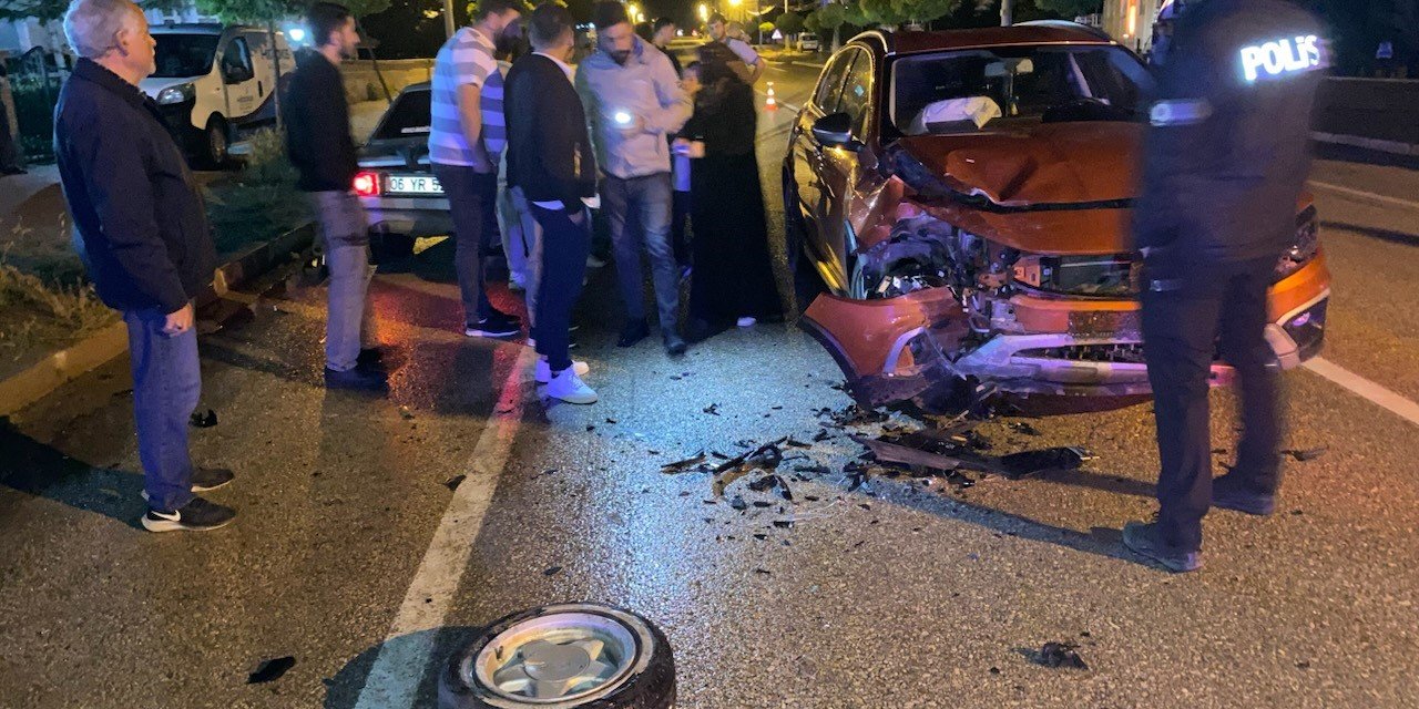 Konya'da otomobiller çarpıştı: 2 yaralı