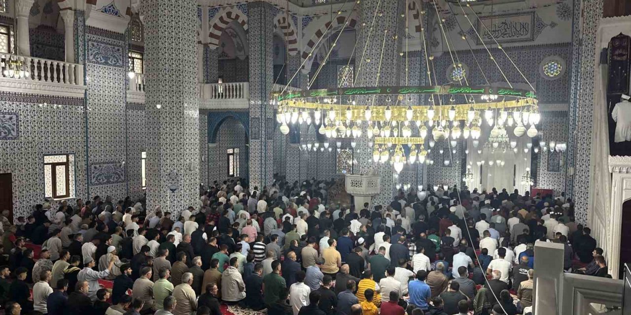 Türkiye’de ilk Kurban Bayramı namazı Iğdır’da kılındı