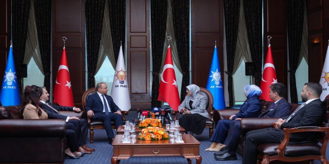 Siyasi partilerde bayramlaşma ziyaretleri