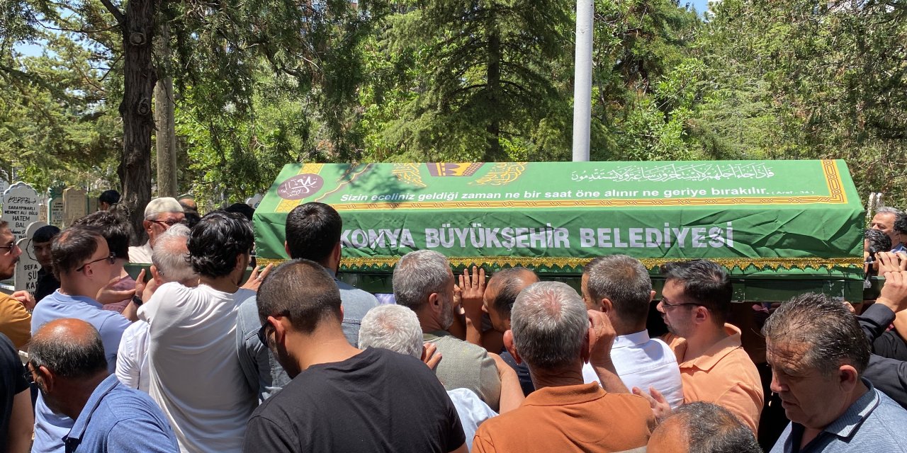 Konya'da otomobilin çarptığı motokurye son yolculuğuna uğurlandı