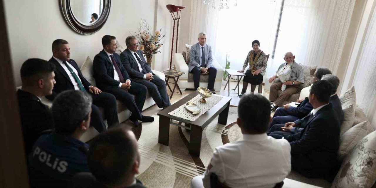 Ticaret Bakanı Bolat, Tekirdağ’da şehit ailesi ve gazileri ziyaret etti