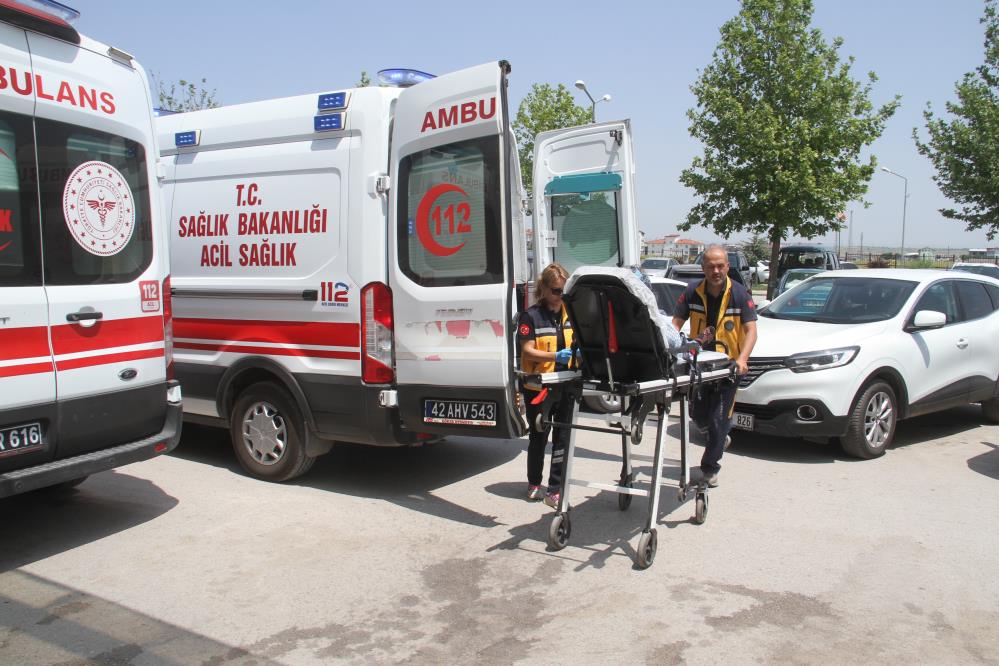 Konya'da otomobilin devrilmesiyle 4 kişi yaralandı