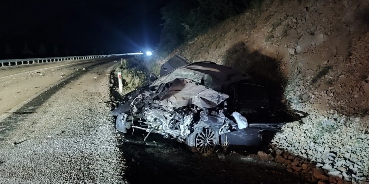 Konya'da feci kaza! Yolcu otobüsü ile otomobil çarpıştı!