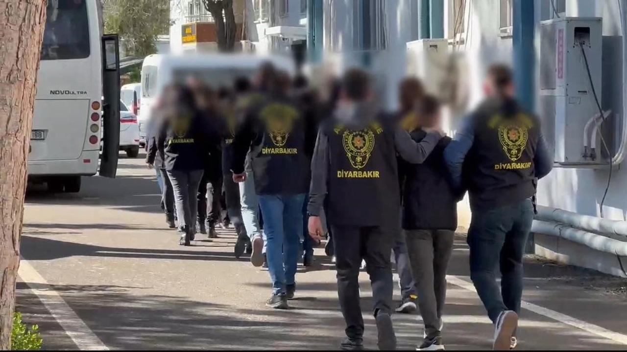 Pazarcı ve simitçi kılığına giren kapkaççılar 'Çekirge' ile yakalandı