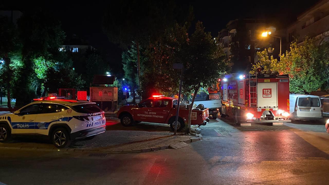 Yangında mahsur kalan kadın demir parmaklıklar kesilerek kurtarıldı