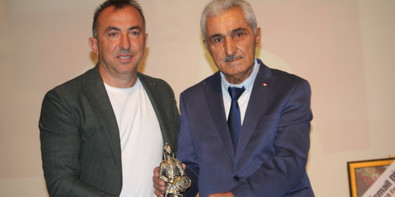 TÜFAD Konya'dan Recep Uçar'a ödül