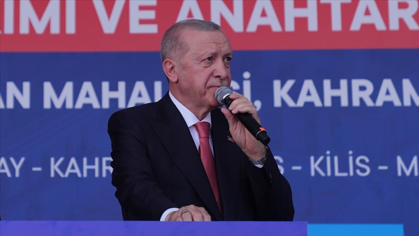 Cumhurbaşkanı Erdoğan: Asrın felaketinin açtığı yaraları sarmanın derdindeyiz
