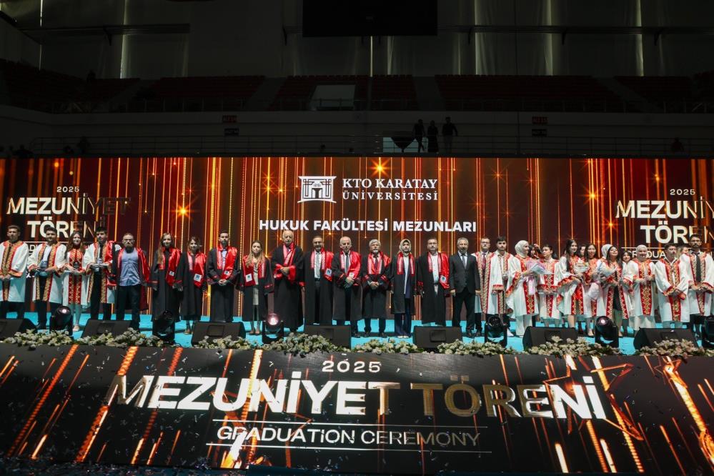 KTO Karatay Üniversitesi'nde mezuniyet coşkusu yaşandı