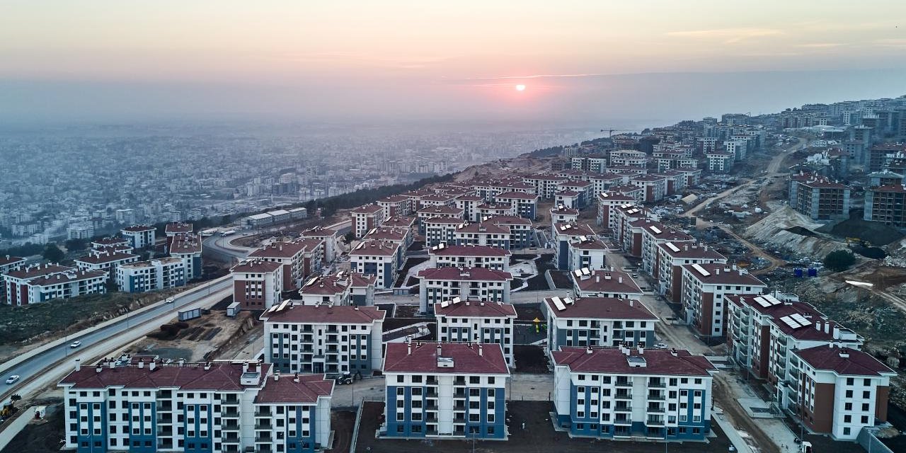 Deprem bölgesinde yıl sonuna kadar 453 bin konut ve iş yeri teslim edilecek