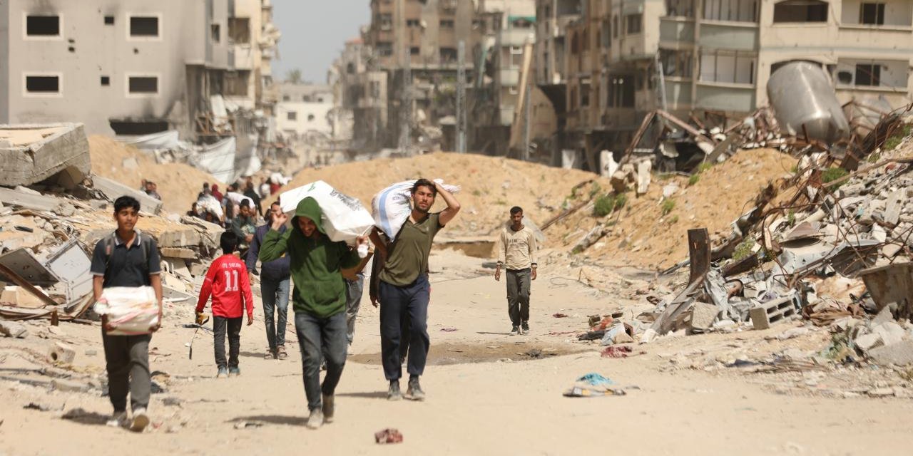 Katil İsrail'in Gazze'de yardım bekleyenlere saldırılarında 450 Filistinli hayatını kaybetti