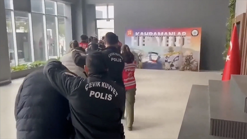 Banka Hesapları, Sahte Siteler, Sahte Kimlikler... Hepsi Çökertildi!