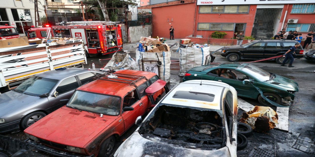Sanayi sitesinde yangın: Çok sayıda araç yandı