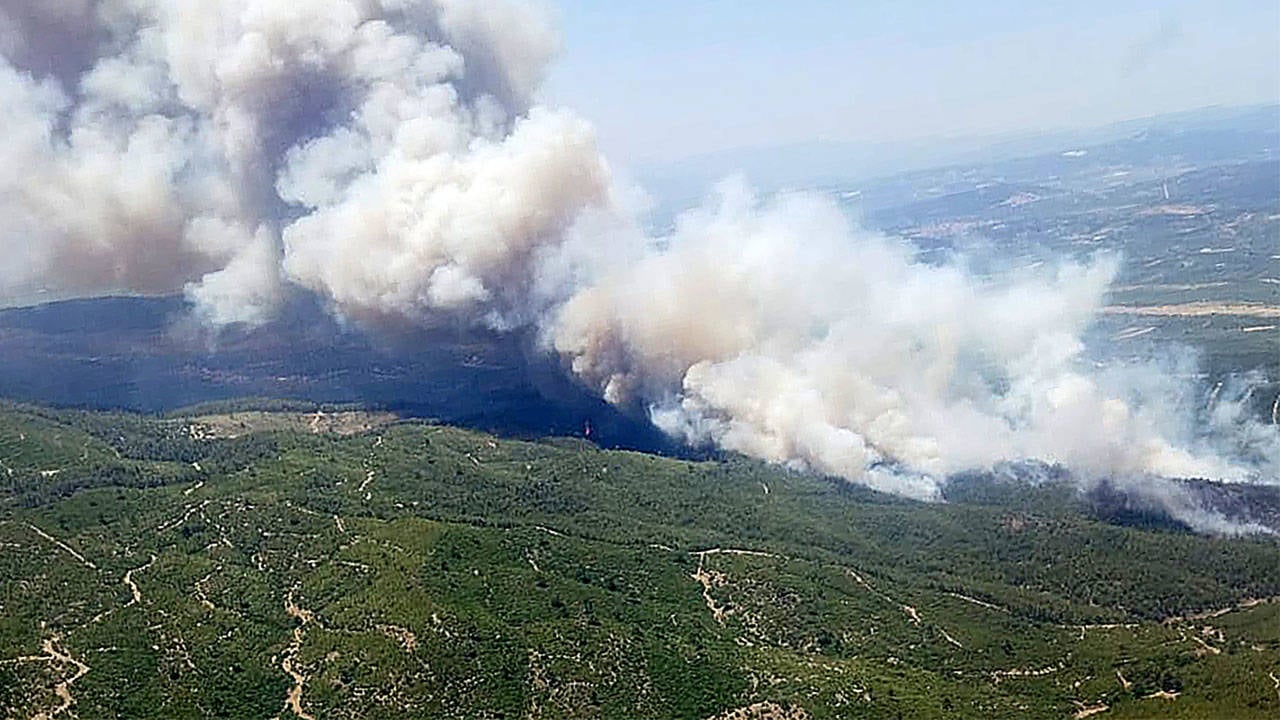 Başkan Altay Duyurdu: Saatlerdir Süren Yangına Konya’dan Ekip Gidiyor!