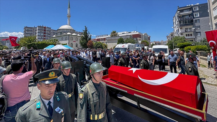 Şehit pilot Maden, son yolculuğuna uğurlandı