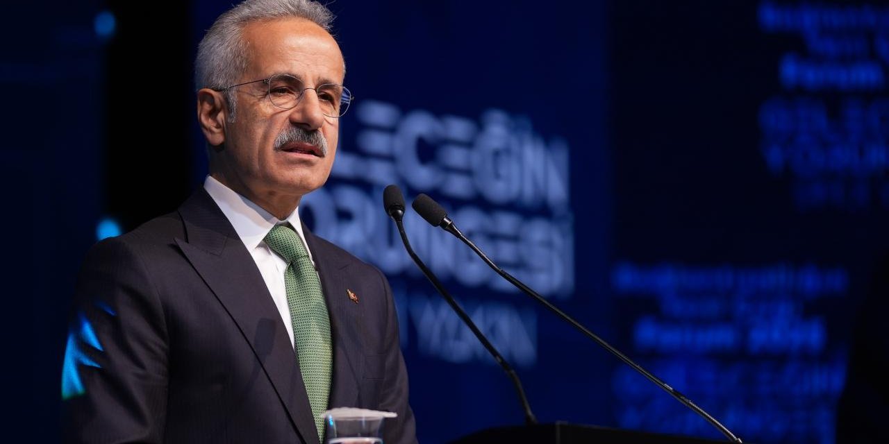 Bakan Yumaklı: Yapay zekayı en üst düzeyde kullanmak için çalışmalarımızı sürdürüyoruz