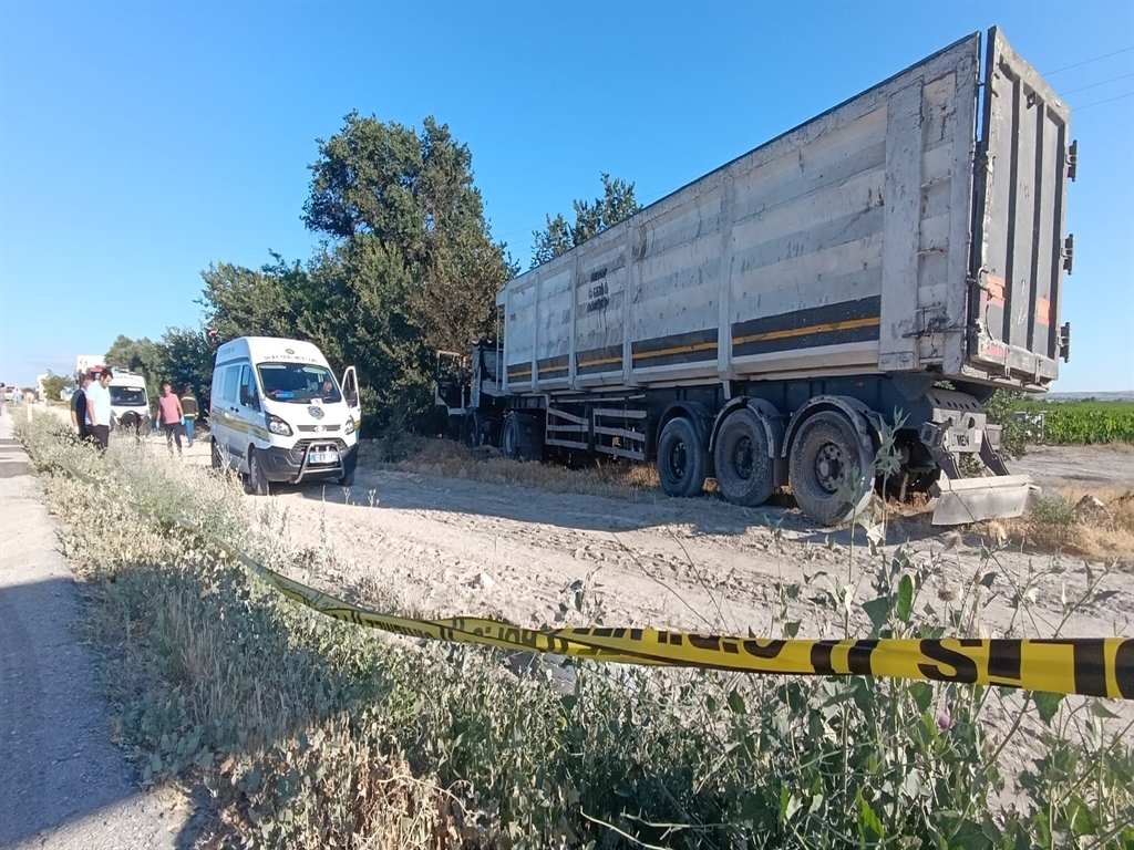 Konya'da yanan TIR'ın şoförü öldü!