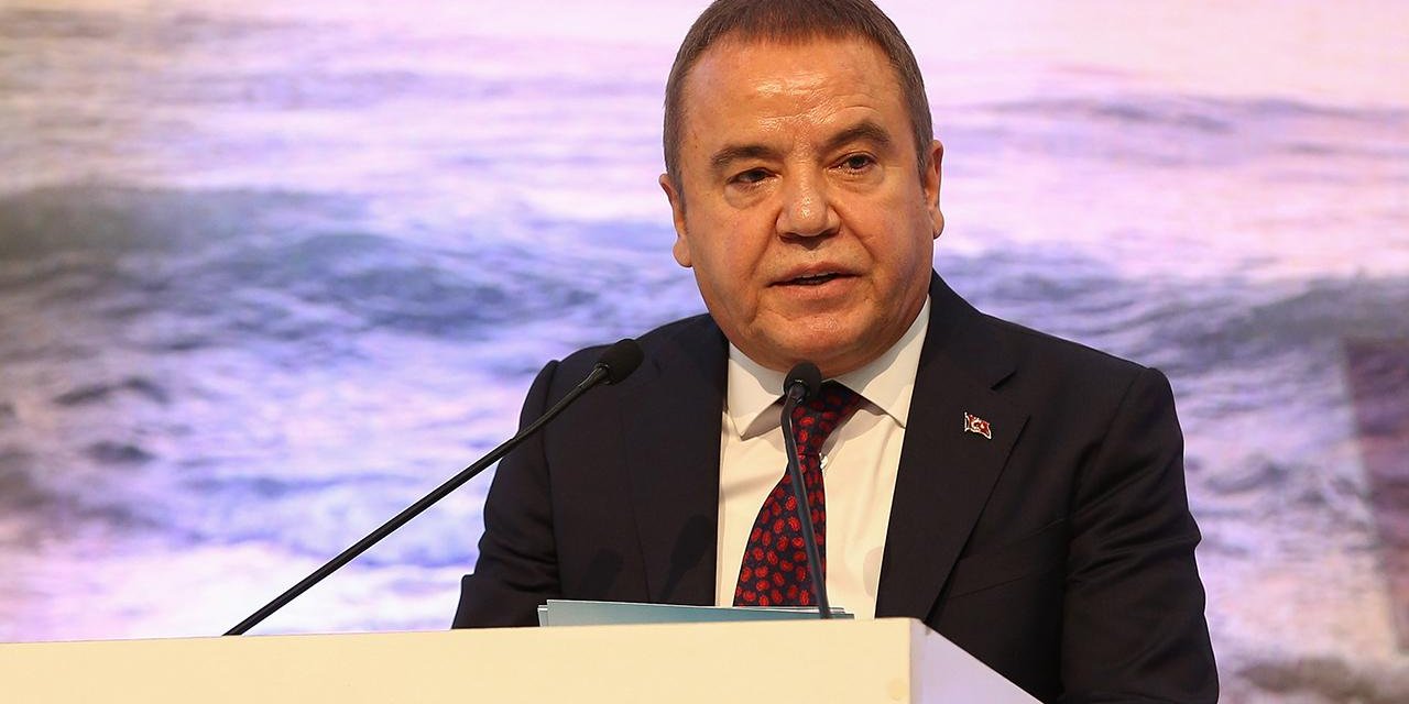 Antalya Büyükşehir Belediye Başkanı Böcek, gözaltına alındı